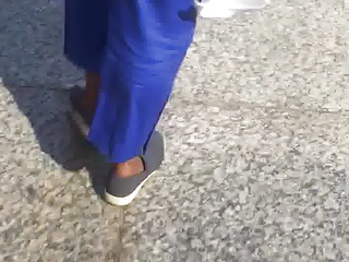 Nice booty black Gilf in blue pants