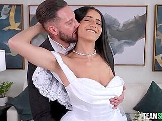 Roxie Sinner Is Desperate To Get Pounded