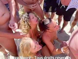 Ava Moore - Trois Salopes Sucent Des Mecs French