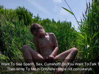 Step sister solo masturbates and has an orgasm in the field in nature 4K