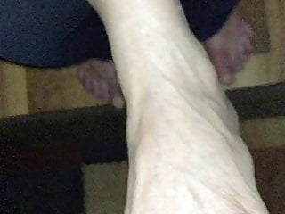 Wifes feet wank popshot