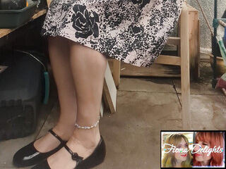 Play with Auntie Fiona's Slit