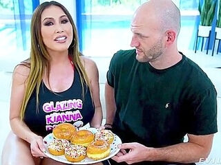 Jonni Darkko, Brian Omally - Glazing Kianna Dior