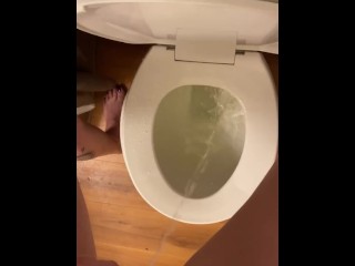 Doll Makes phat dirt urinating In wc | Standing Up