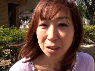 M921G09 A tall mature woman who has been playing a good housewife is frustrated with her husband who is not good at SEX ...